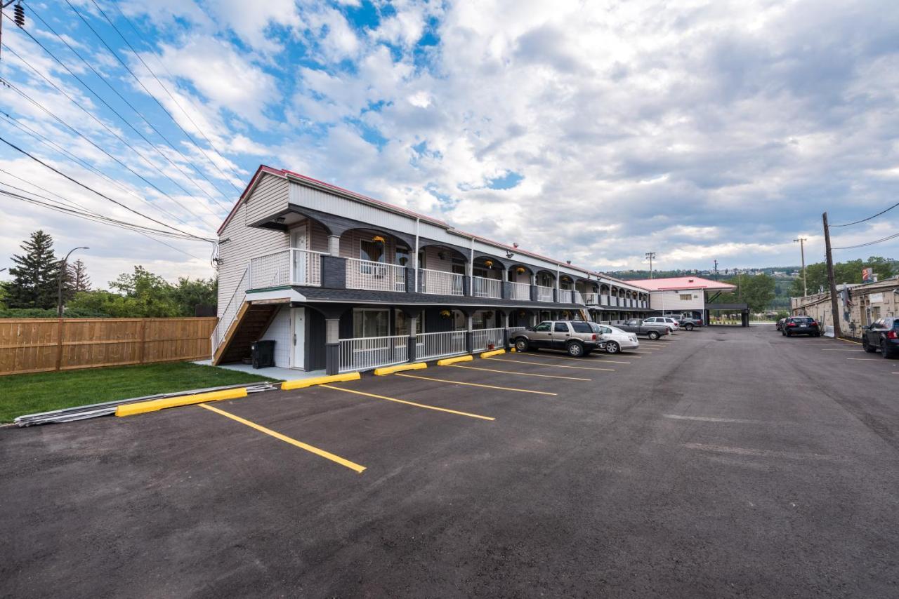 Olympia Lodge YYC Kültér fotó